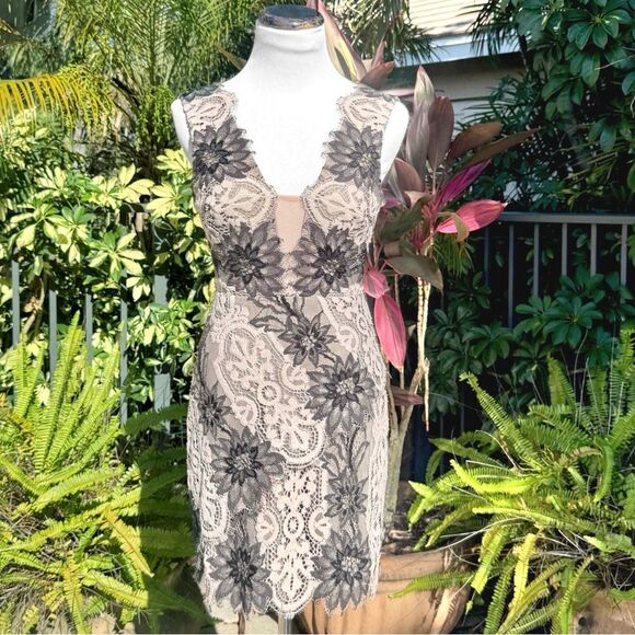 💥🆕💥 BCBGMAXAZRIA Lynne Dress - Picture 5 of 12